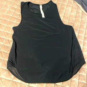 Lululemon black workout tank top size 4